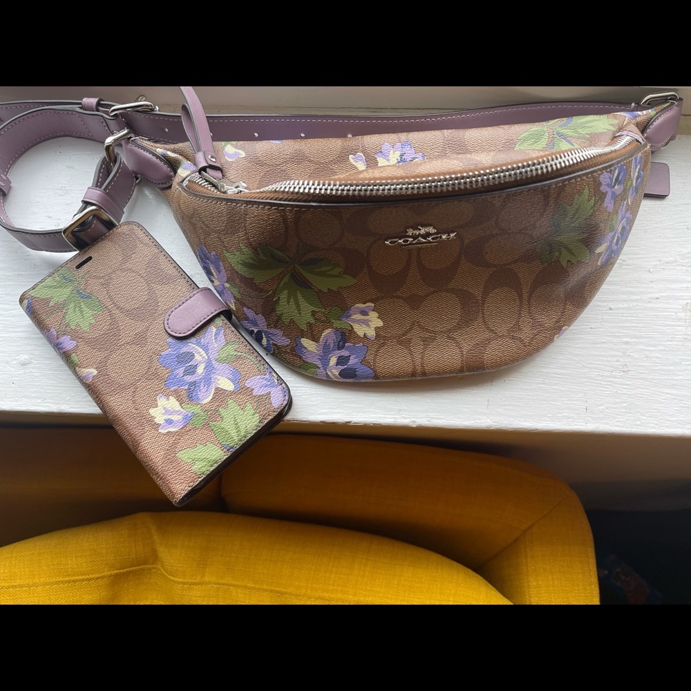 Coach Fannypack + iphone 7 case